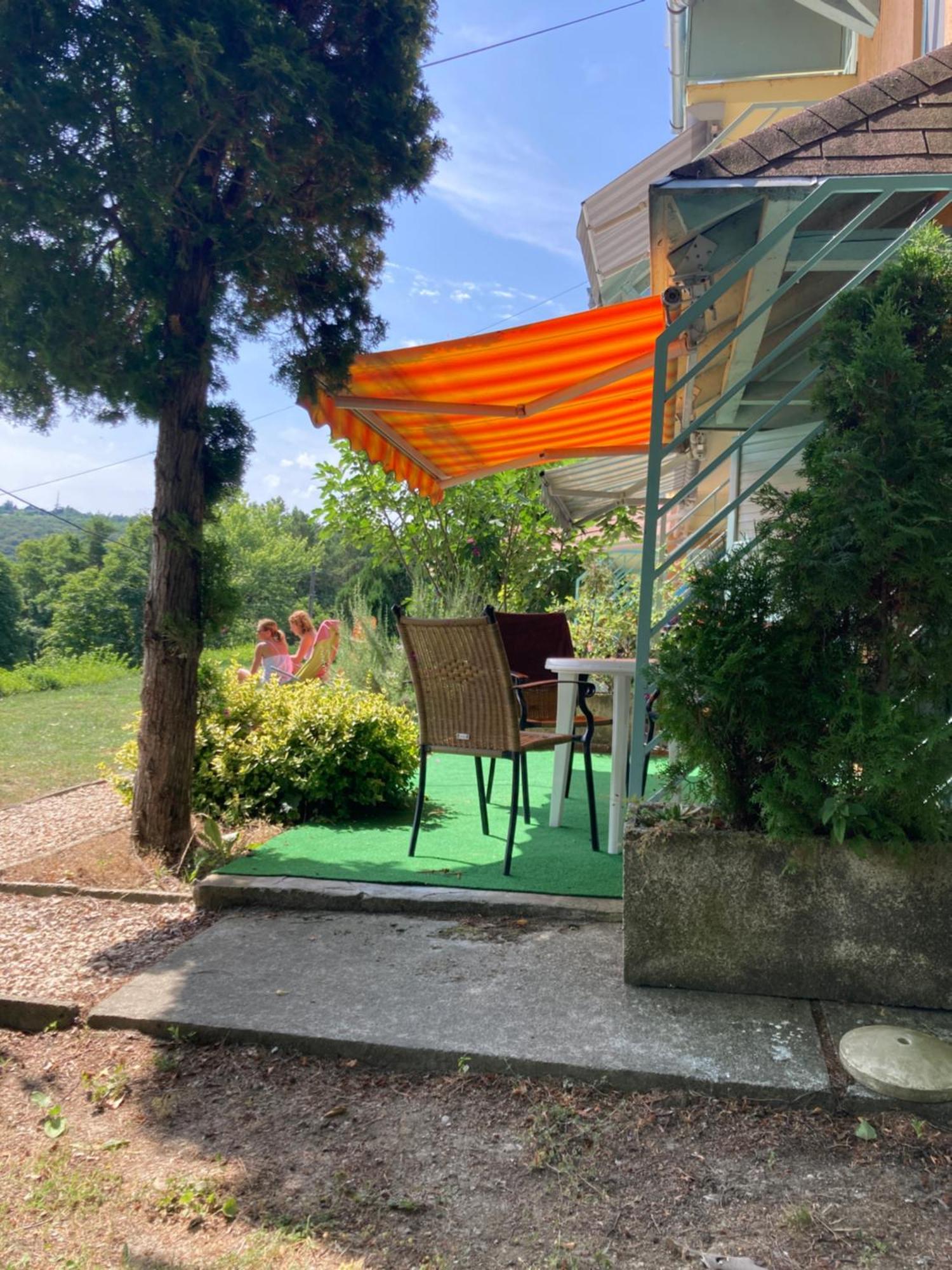 Oazis Apartman Orfű Esterno foto